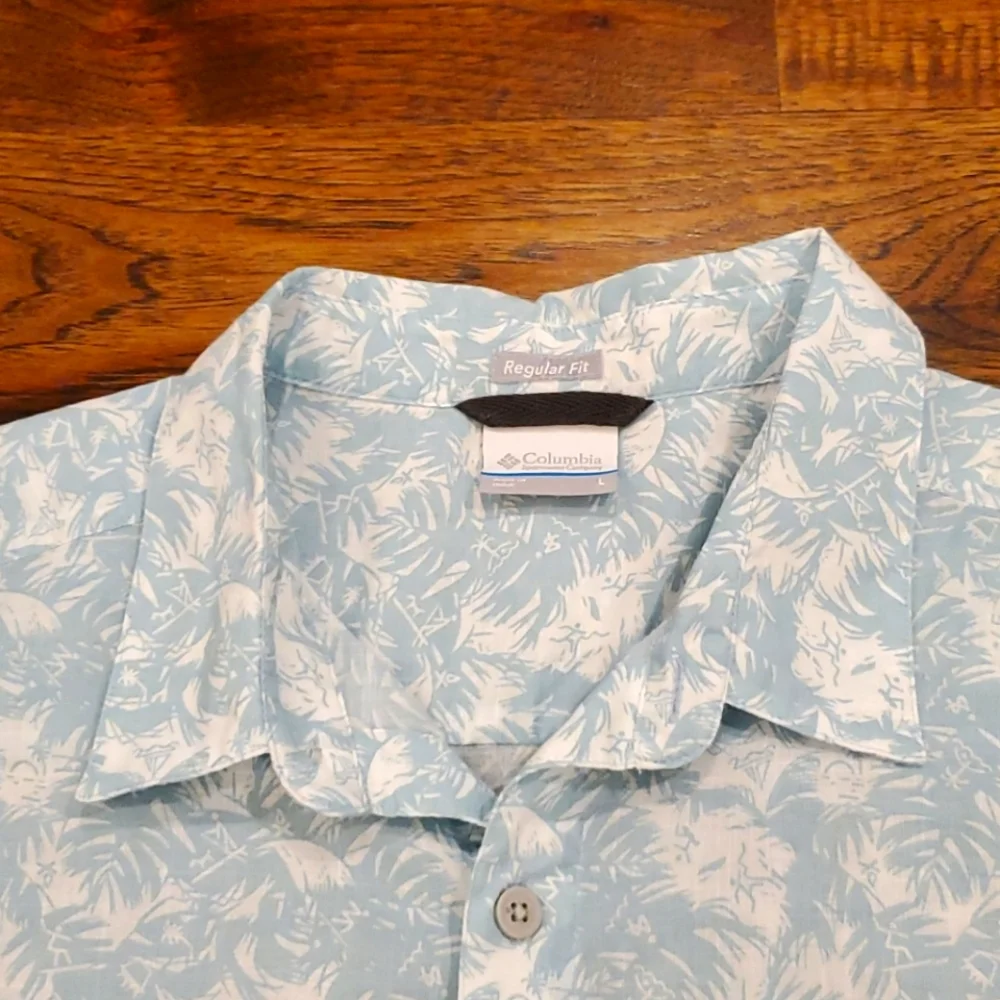 Mens Columbia leaf print button down size L